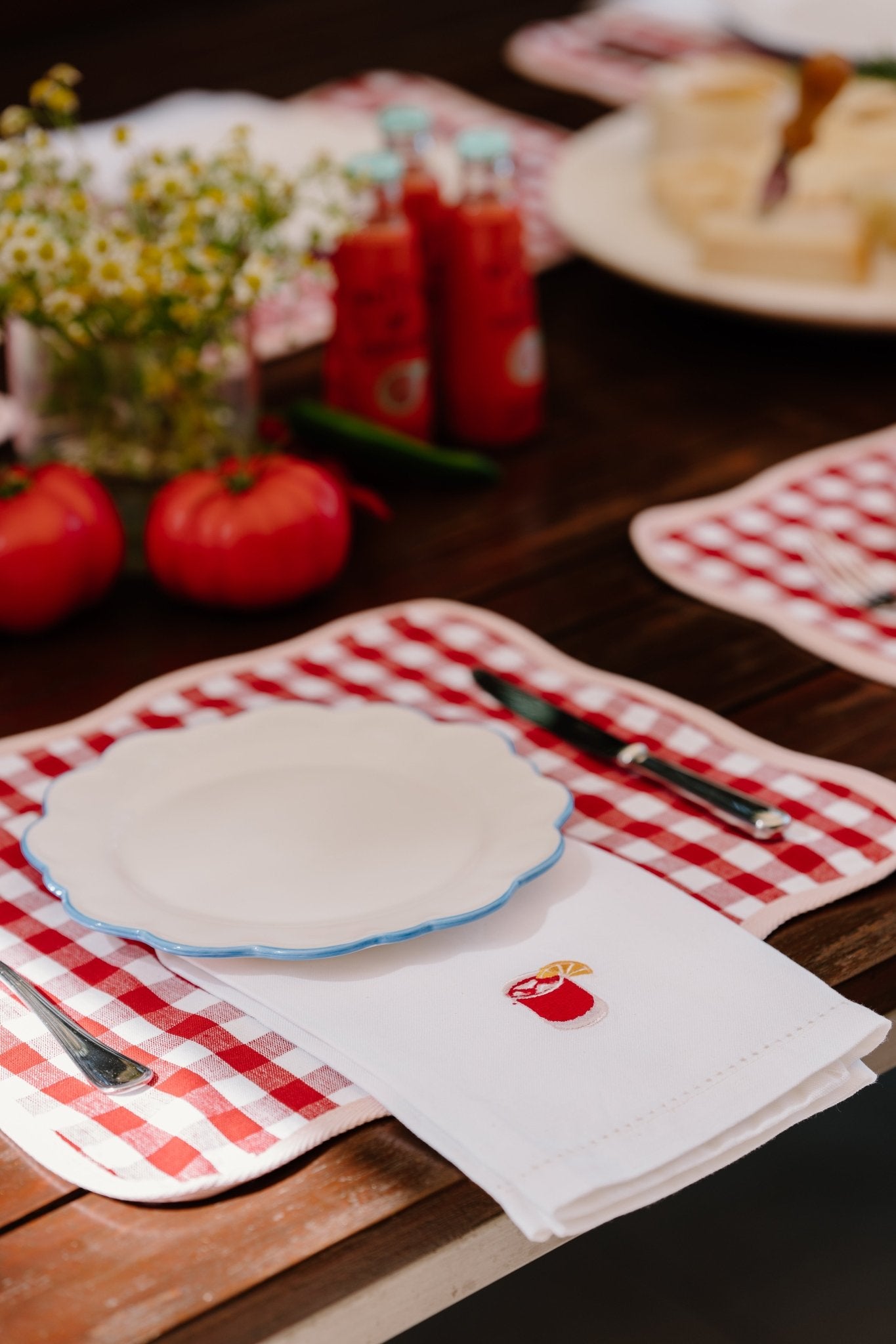 Negroni linen napkin styled on Italian-inspired tablescape